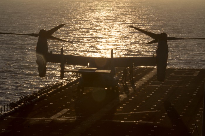 Trực thăng MV-22 Osprey trên tàu đổ bộ Mỹ - USS Kearsarge (ảnh chụp ngày 13/7/2013)